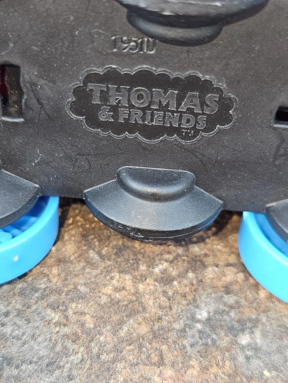 Thomas & Friends Wobble Stacker Blue Number 1 Engine with Colorful Cargo Pieces